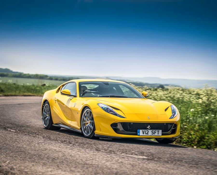  Ferrari 812 Superfast 2017 года  (UK) (фото 22 из 25)